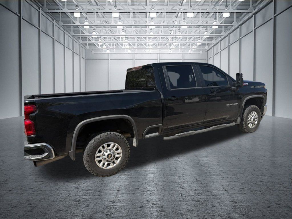 Used 2022 Chevrolet Silverado 2500 LT w/ Convenience Package AWD/4WD image 8
