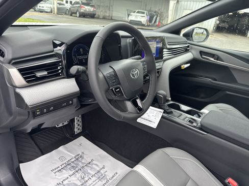 New 2025 Toyota Camry SE w/ Convenience Package FWD image 15
