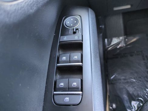 Used 2024 Kia Soul LX w/ Option Group 015 FWD image 21