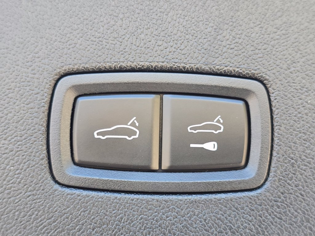 Used 2020 Porsche Cayenne Turbo AWD/4WD image 18