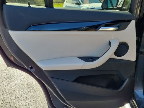 Used 2020 BMW X1 xDrive28i AWD/4WD image 10