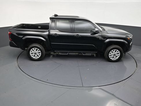 Used 2025 Toyota Tacoma SR AWD/4WD image 17