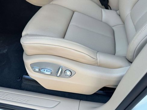 New 2026 Porsche Macan AWD/4WD image 6