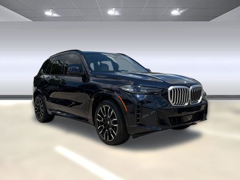 Used 2024 BMW X5 xDrive40i w/ M Sport Package AWD/4WD image 6