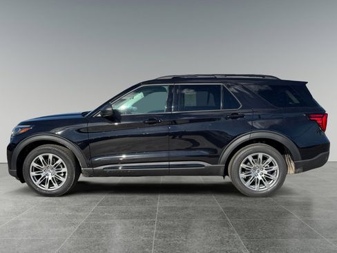 New 2026 Ford Explorer Active w/ Active Comfort Package image 2
