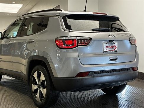 Used 2018 Jeep Compass Latitude w/ Popular Equipment Group image 5