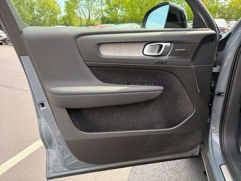 Used 2023 Volvo XC40 B5 Plus w/ Driver Assist Package AWD/4WD image 18