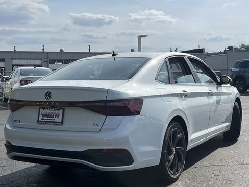 New 2026 Volkswagen Jetta SE FWD image 6