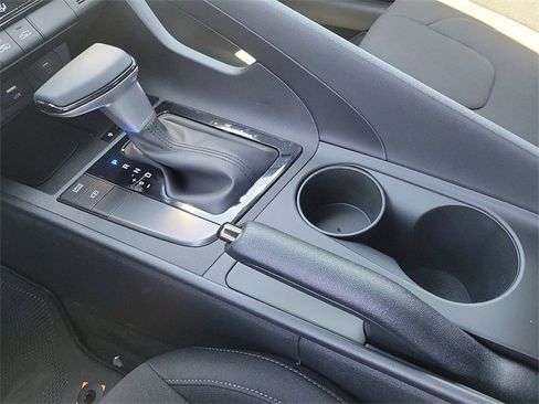 New 2025 Hyundai Elantra Sport image 12