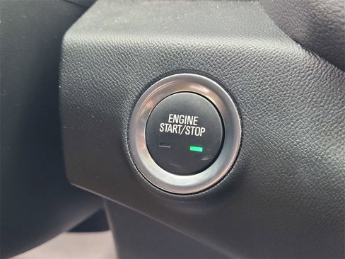 Used 2023 GMC Terrain SLE w/ Driver Convenience Package image 18