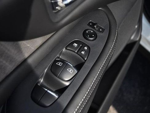 Certified 2024 Nissan Murano SL image 9