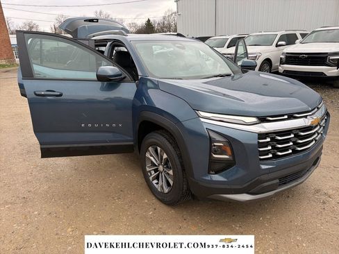 Used 2025 Chevrolet Equinox LT w/ Convenience Package II image 30