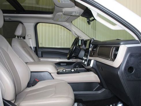 Used 2022 Ford Expedition Max Limited AWD/4WD image 26