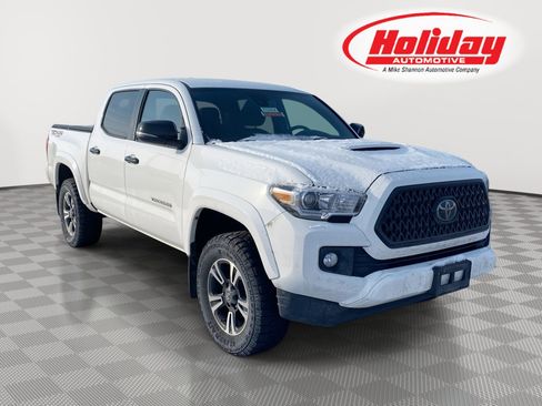 Used 2019 Toyota Tacoma TRD Sport image 1