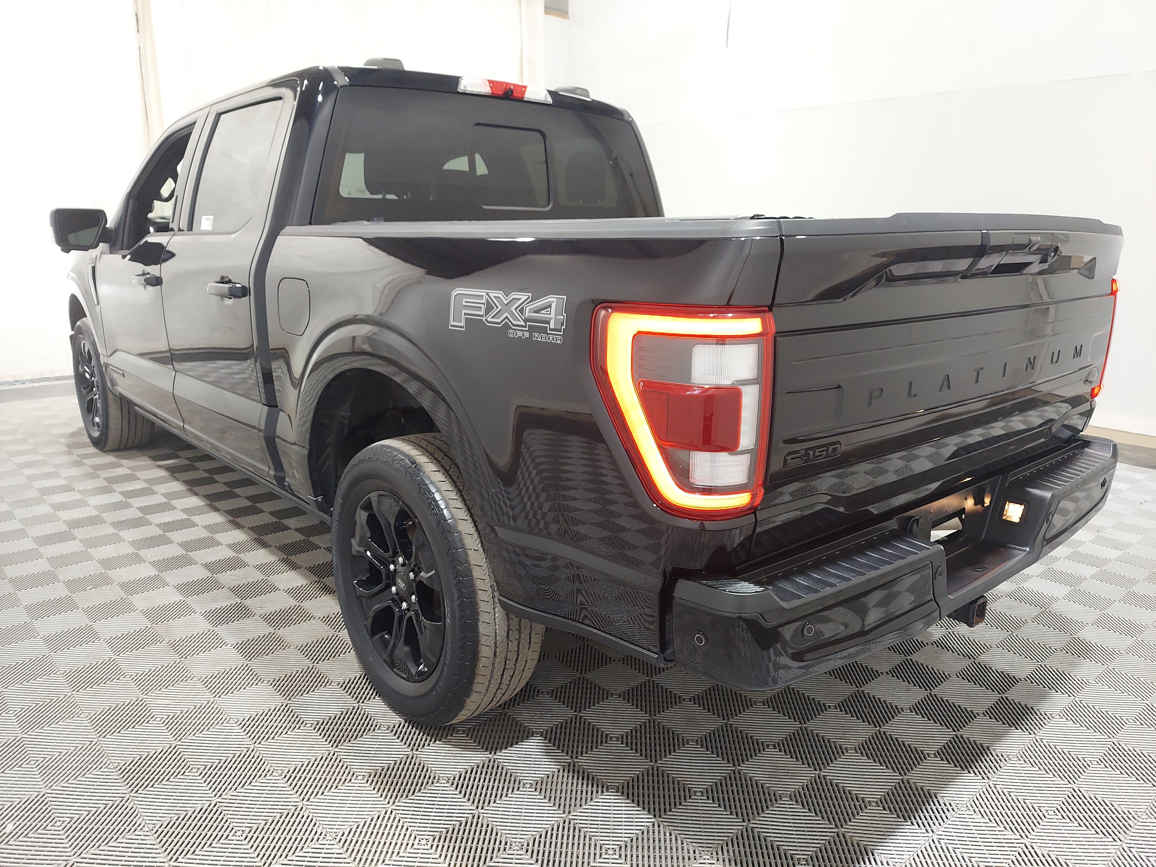 Used 2022 Ford F150 Platinum w/ Max Trailer Tow Package AWD/4WD image 2