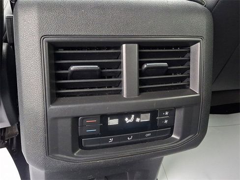 Used 2023 Volkswagen Atlas SE image 12