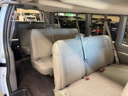 Used 2025 Chevrolet Express 3500 LT w/ LT Preferred Equipment Group RWD image 22