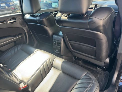 Used 2023 Chrysler 300 C RWD image 19
