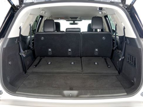 Used 2023 Nissan Pathfinder SL image 29