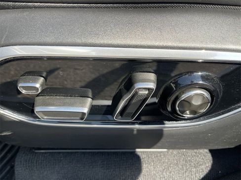 Used 2022 Jeep Grand Cherokee Overland w/ Advanced Protech Group III image 12