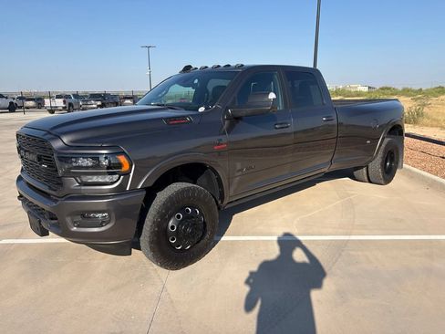 Used 2022 RAM 3500 Limited AWD/4WD image 10