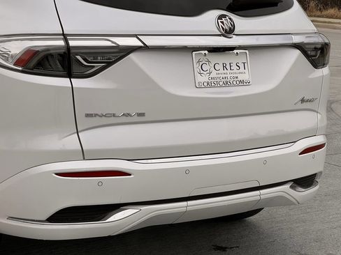 Used 2023 Buick Enclave Avenir image 7
