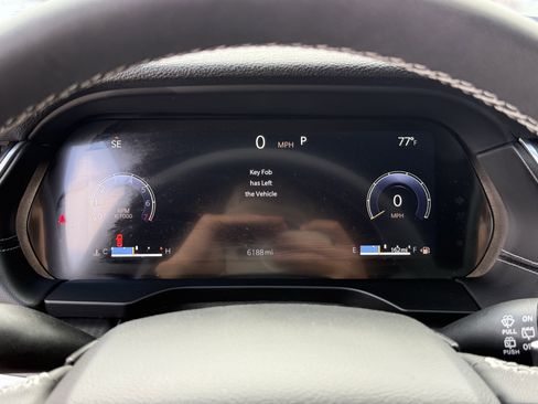 Used 2025 Jeep Grand Cherokee L Laredo image 18