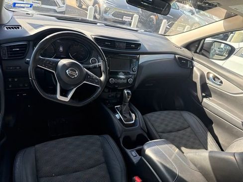 Used 2020 Nissan Rogue Sport SV w/ Technology Package FWD image 9