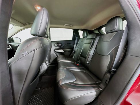 Used 2017 Jeep Cherokee Trailhawk w/ Cold Weather Group image 26