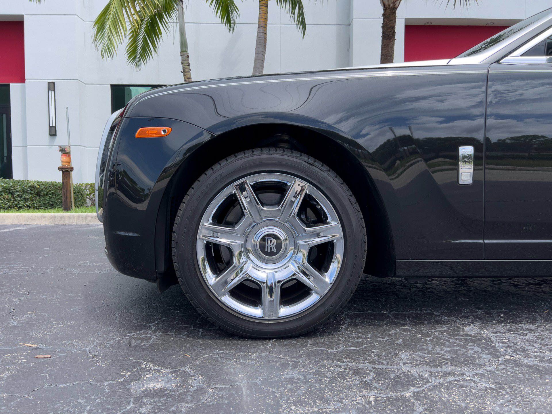 Used 2013 Rolls-Royce Ghost RWD image 42