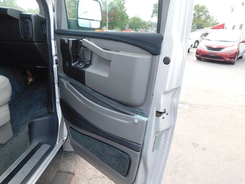 Used 2016 Chevrolet Express 2500 RWD image 34