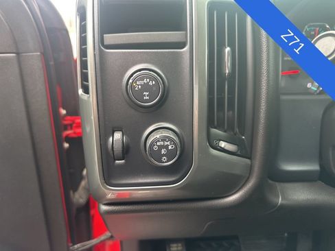 Used 2018 Chevrolet Silverado 1500 LT AWD/4WD image 11
