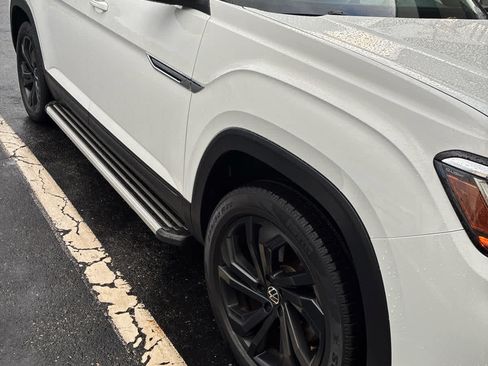 Used 2020 Volkswagen Atlas Cross Sport SEL AWD/4WD image 2