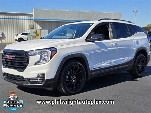 Used 2024 GMC Terrain SLE w/ Driver Convenience Package image 7