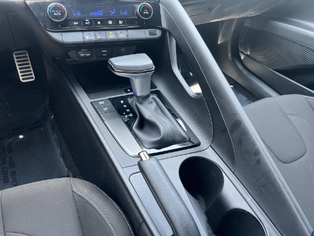 Certified 2025 Hyundai Elantra Sport FWD image 22