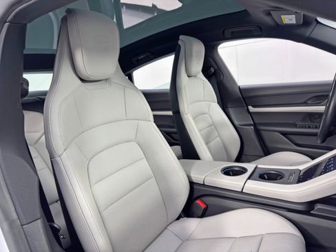 Used 2023 Porsche Taycan 4S w/ Premium Package image 38