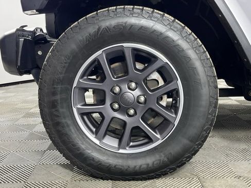 Used 2020 Jeep Gladiator Overland image 11