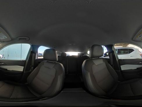 Used 2025 Chevrolet Trax LT image 41