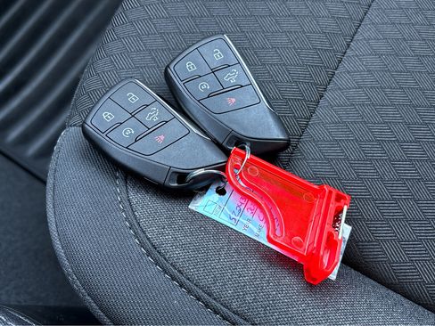 Used 2025 Chevrolet Silverado 1500 Custom image 34