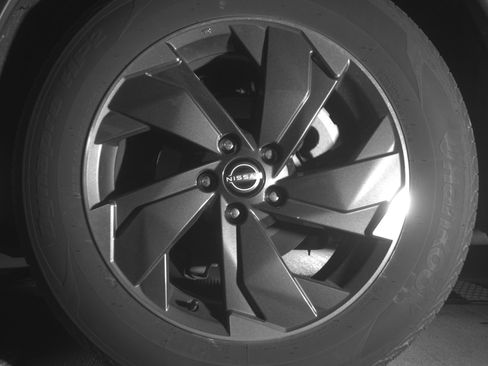 Used 2025 Nissan Rogue SV AWD/4WD image 14