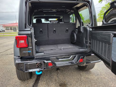 Used 2024 Jeep Wrangler High Altitude AWD/4WD image 20