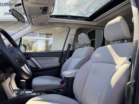 Used 2017 Subaru Forester 2.5i Premium w/ All-Weather Package AWD/4WD image 19