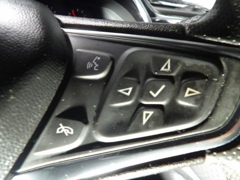 Used 2020 Chevrolet Malibu LT FWD image 16