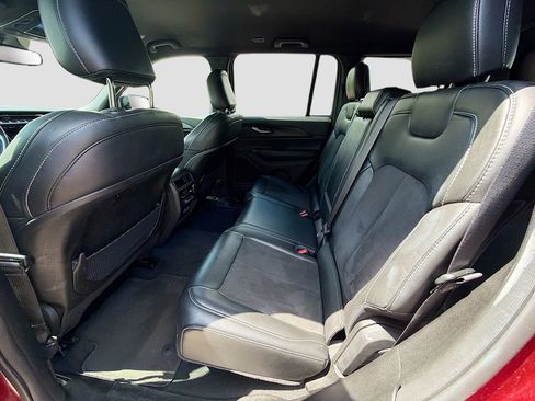 Used 2024 Jeep Grand Cherokee Altitude image 20