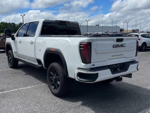 Used 2024 GMC Sierra 2500 AT4 w/ AT4 Premium Plus Package AWD/4WD image 2