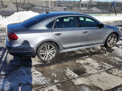 Used 2017 Volkswagen Passat 1.8T R-Line image 4