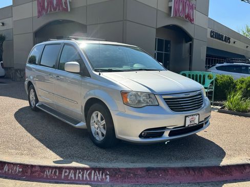 Used 2012 Chrysler Town & Country Touring w/ Entertainment Group #1 image 6