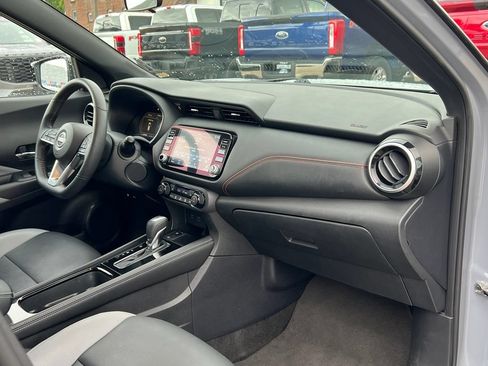 Used 2024 Nissan Kicks SR w/ SR Premium Package FWD image 21