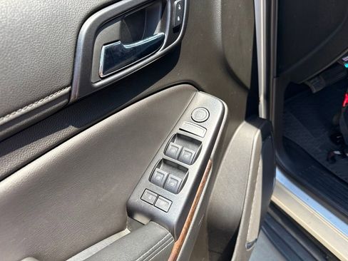 Used 2020 Chevrolet Suburban LS RWD image 10