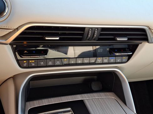 Certified 2025 MAZDA CX-90 3.3 Turbo S w/ Premium Package image 17